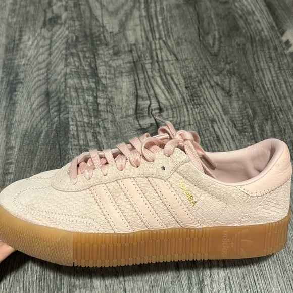 Platform Samba - Picture 1 of 5